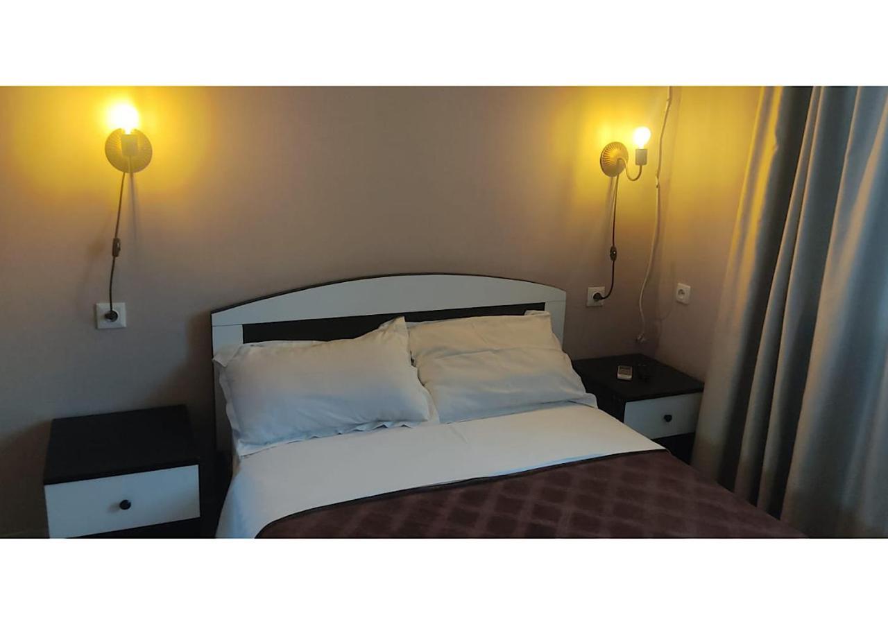 Hotel Lux Tiflis Dış mekan fotoğraf